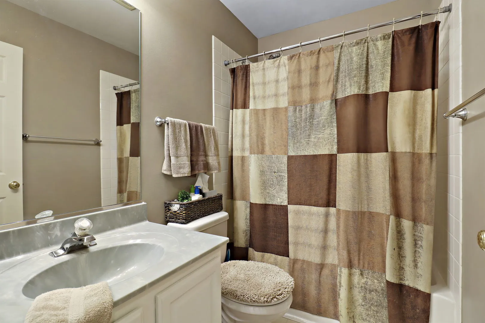 586 Harvard Court IL