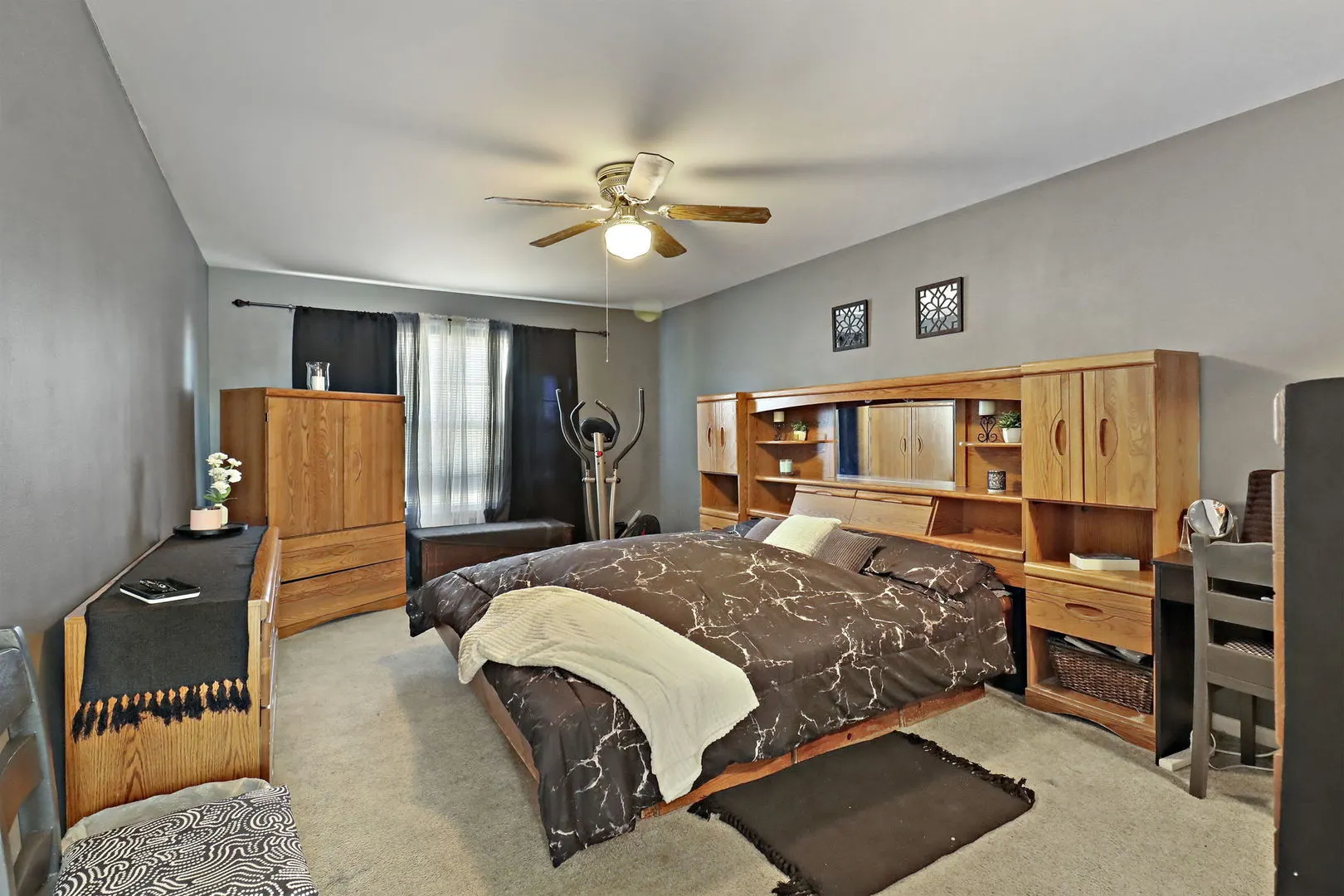 586 Harvard Court IL