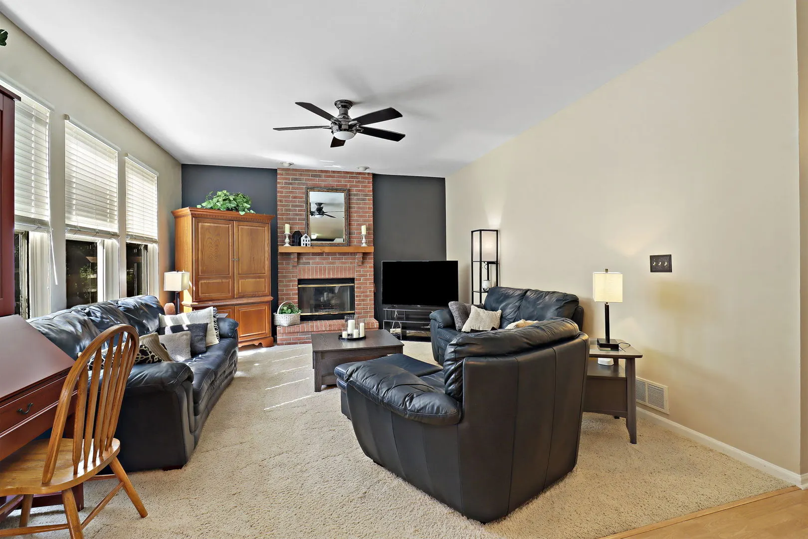 586 Harvard Court IL