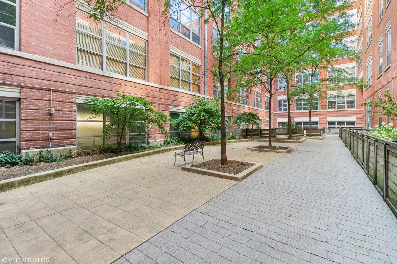 1735 N Paulina Street 322 IL