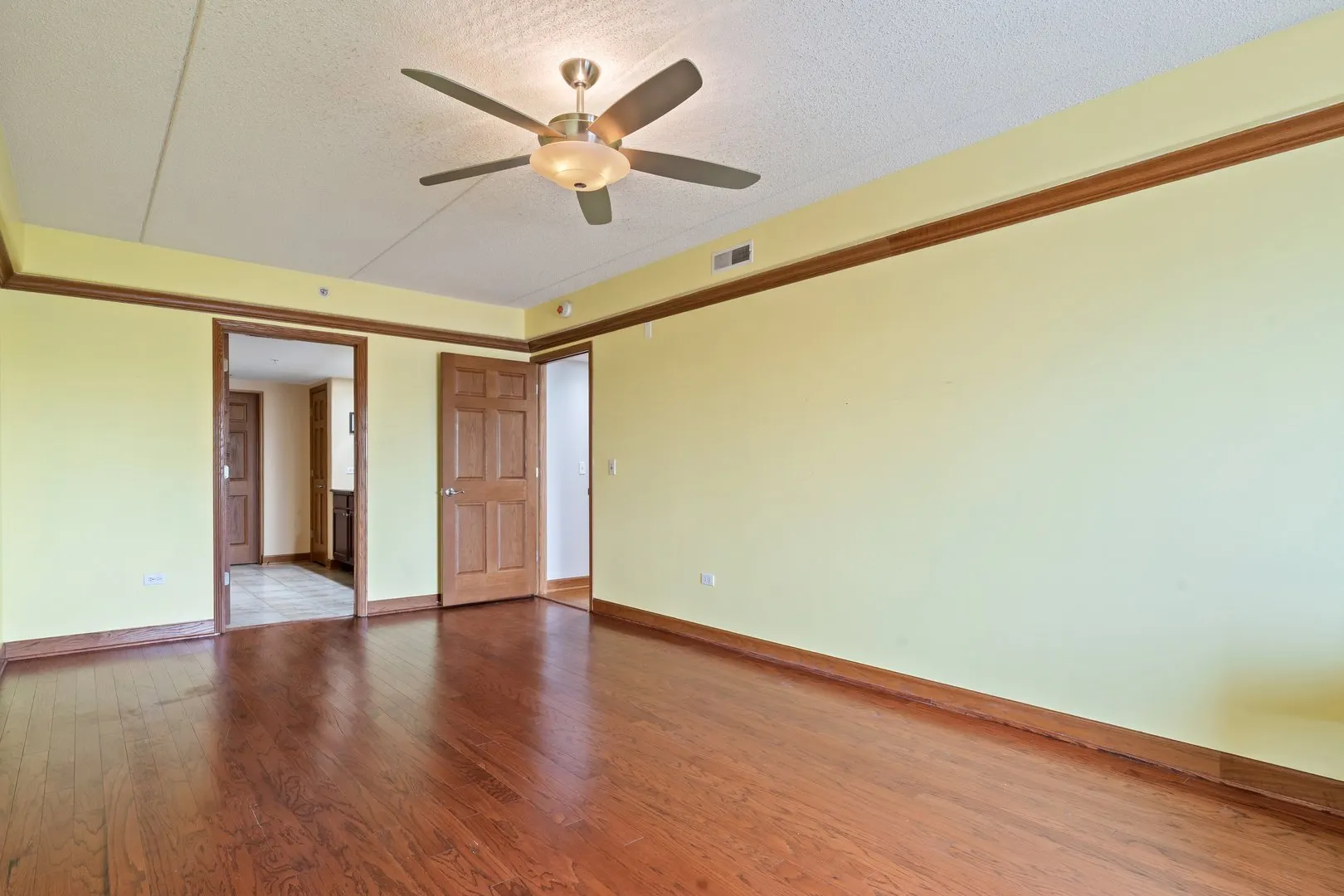 4833 N Olcott Avenue 307 IL