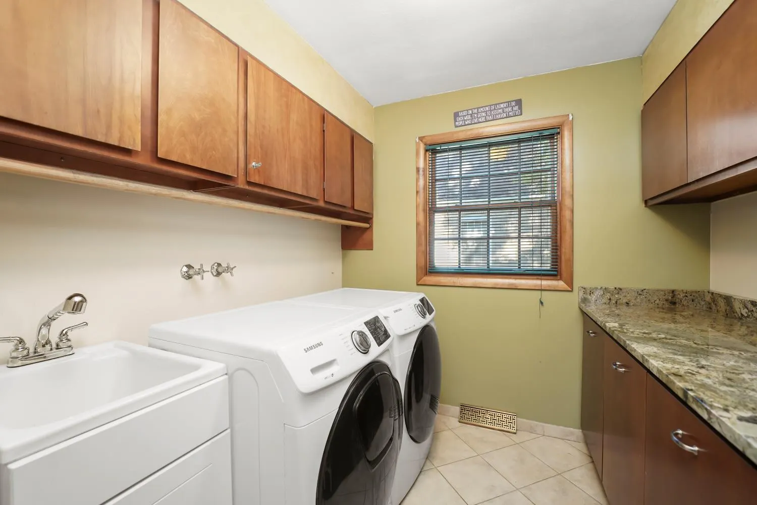 5647 Inverness Drive IL
