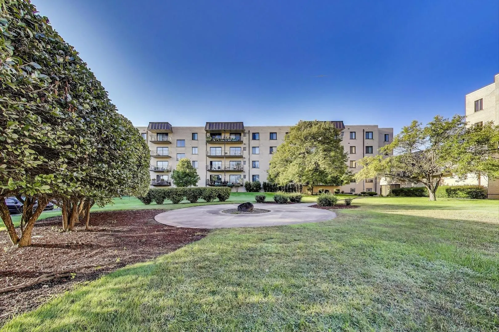 5840 W 104th Street 209 IL
