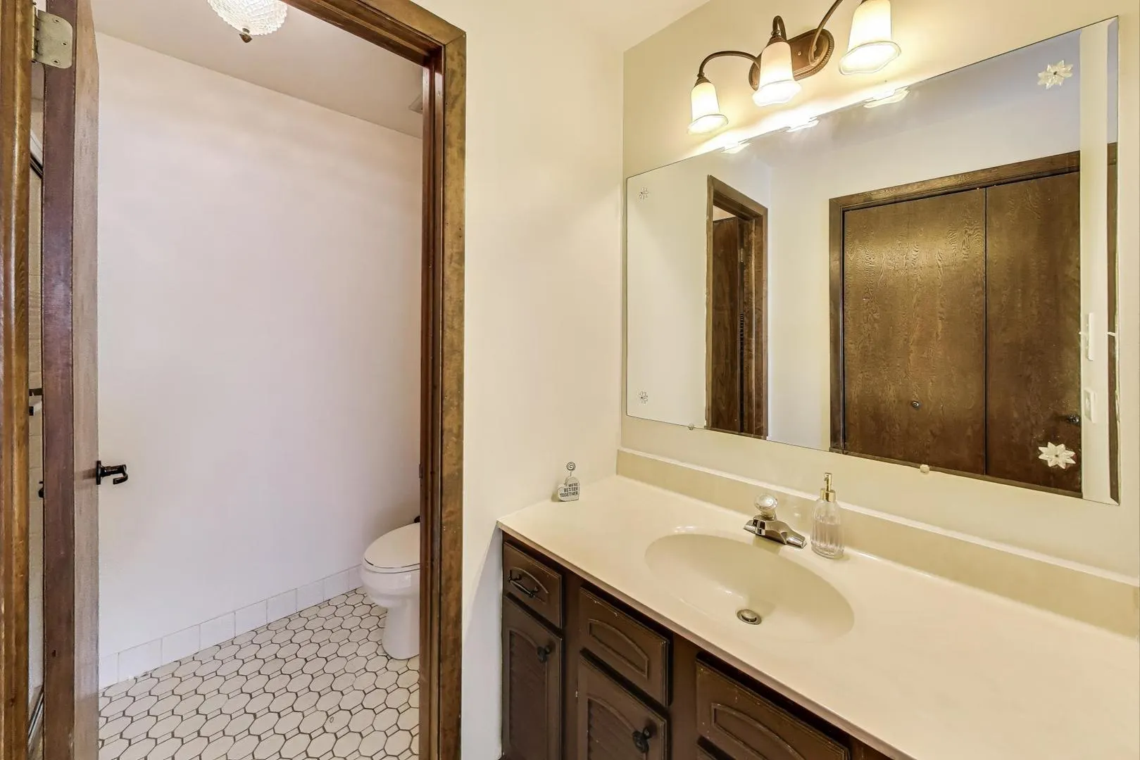 5840 W 104th Street 209 IL