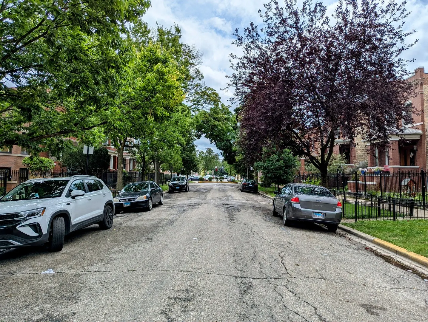 2440 N Harding Avenue G IL