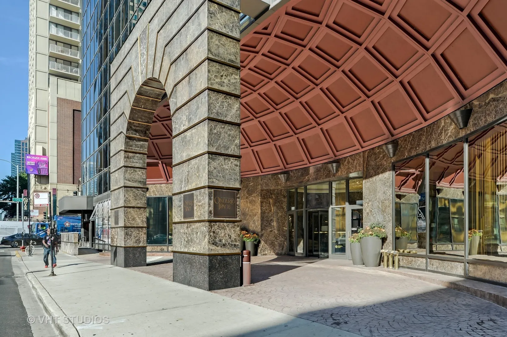 10 E Ontario Street 2607 IL