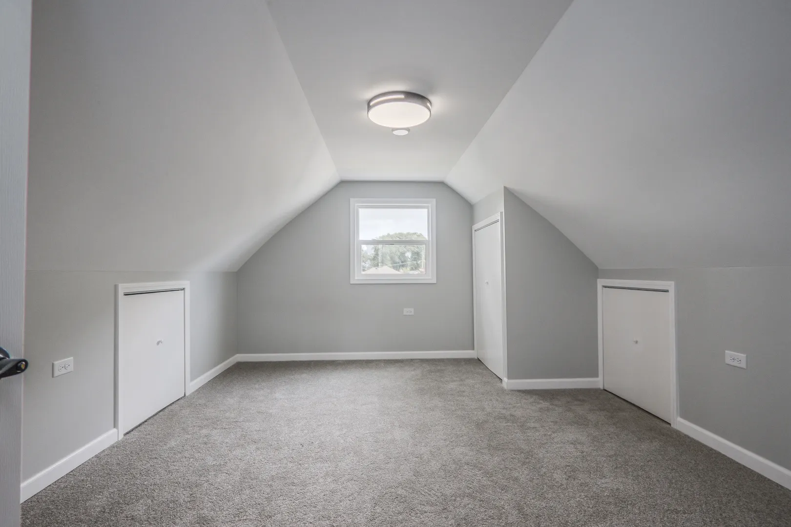 5707 W 82nd Place IL