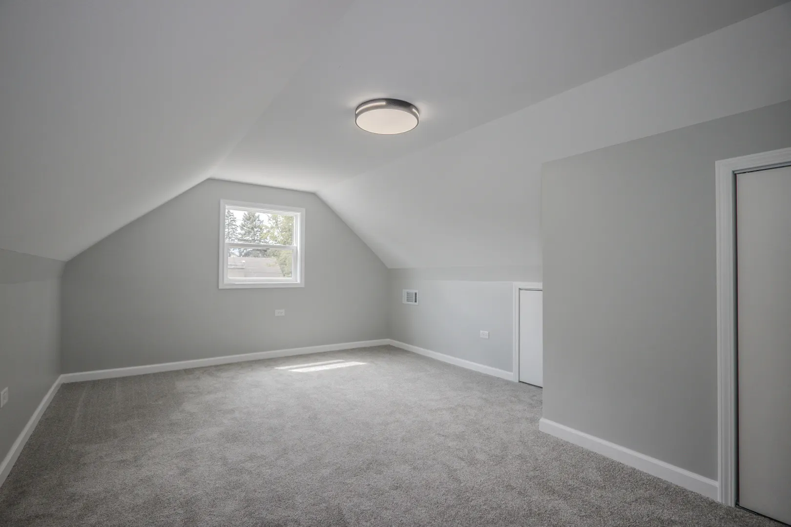 5707 W 82nd Place IL