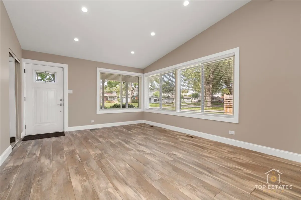 2807 Martin Lane IL
