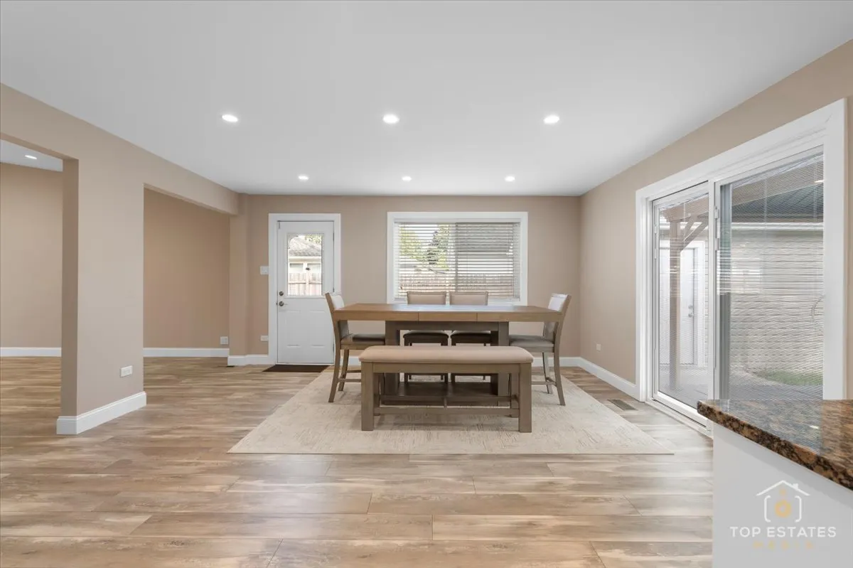 2807 Martin Lane IL