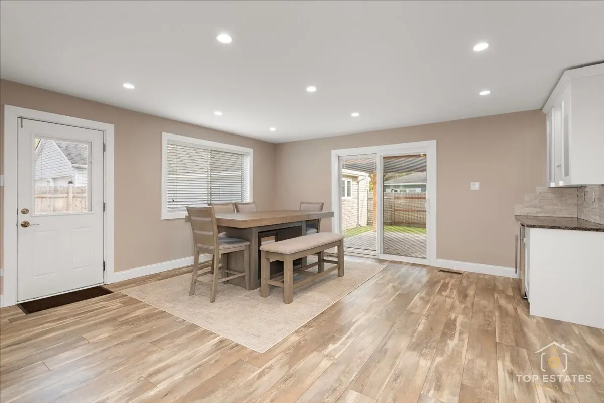 2807 Martin Lane IL