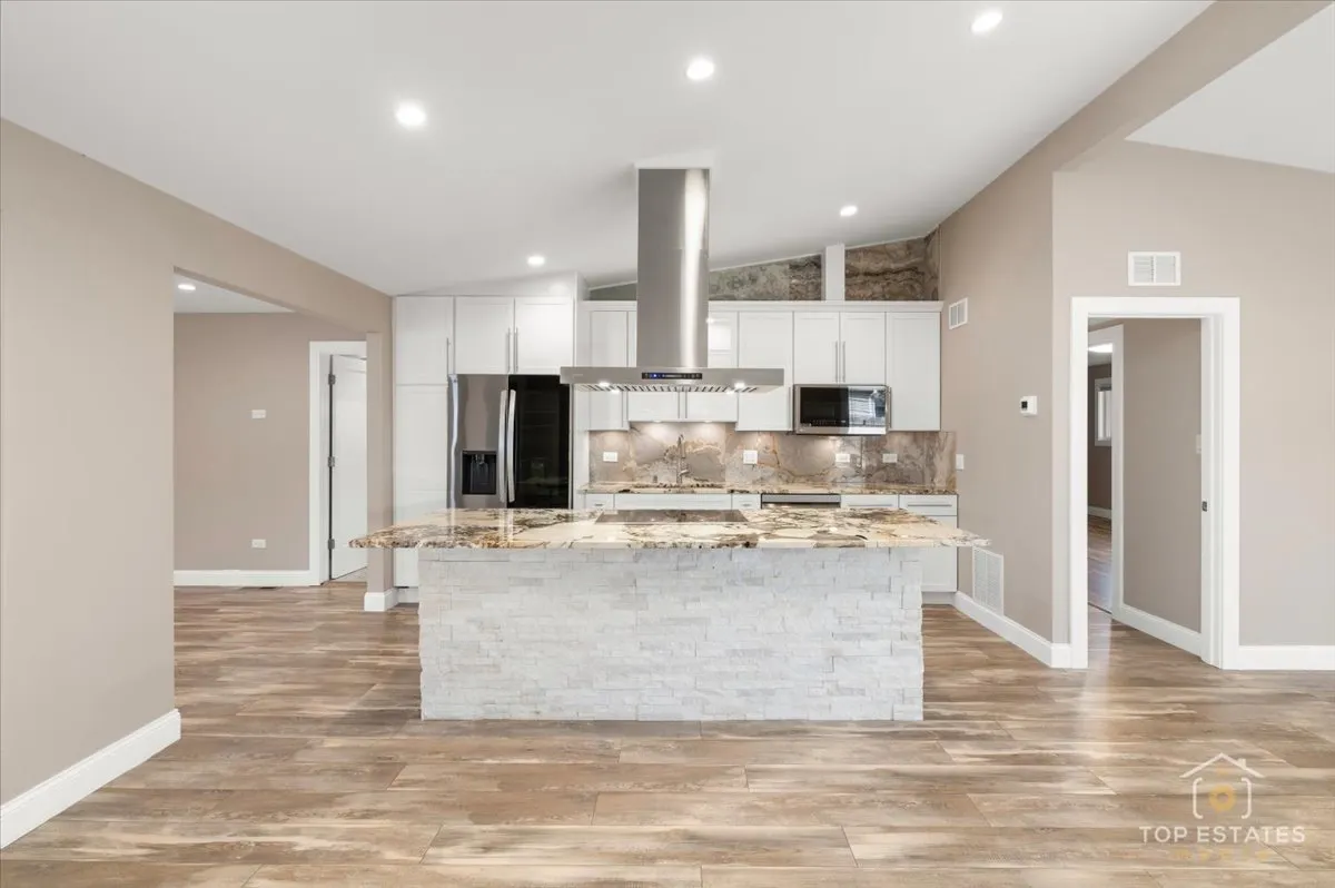 2807 Martin Lane IL