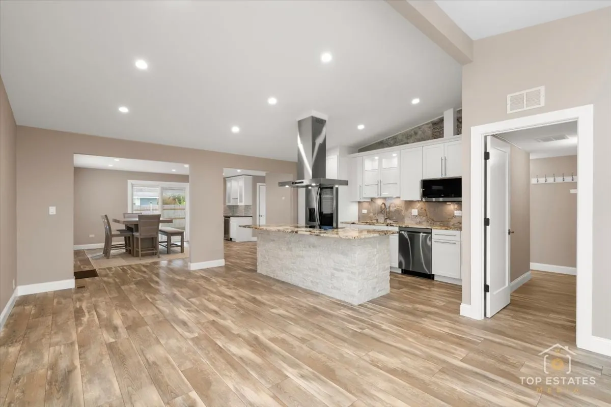 2807 Martin Lane IL