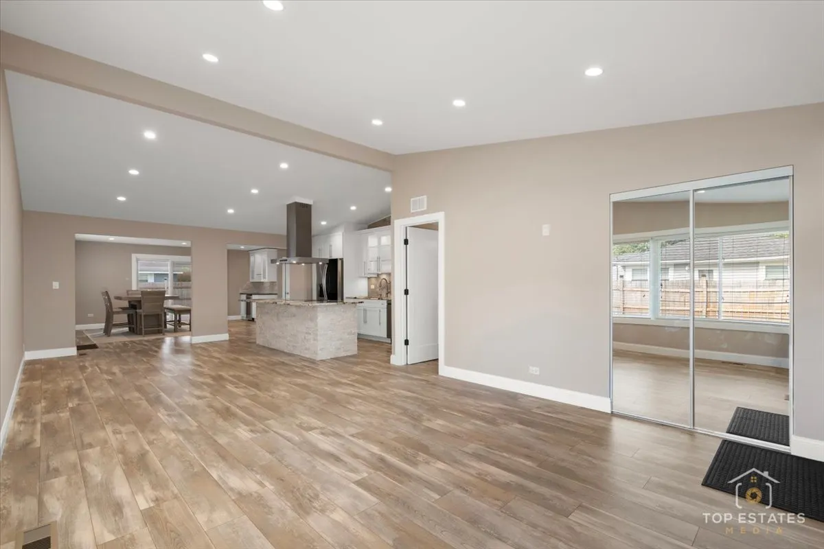 2807 Martin Lane IL