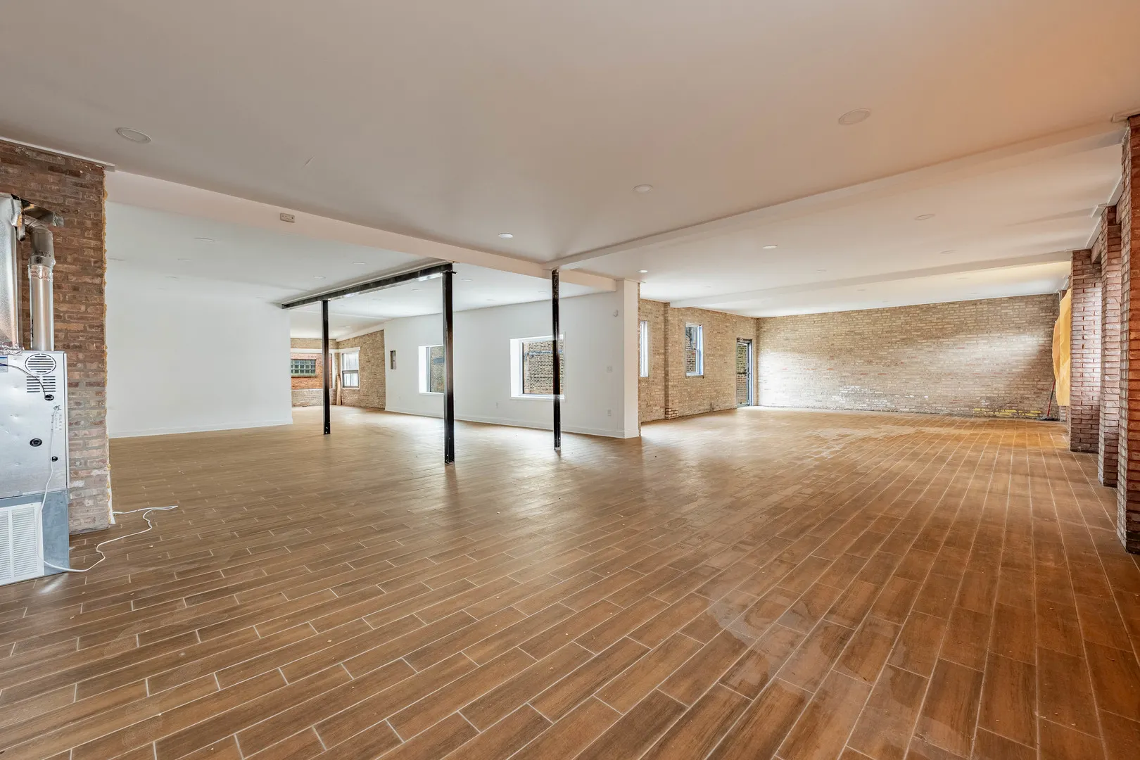 2711 W CERMAK Road IL