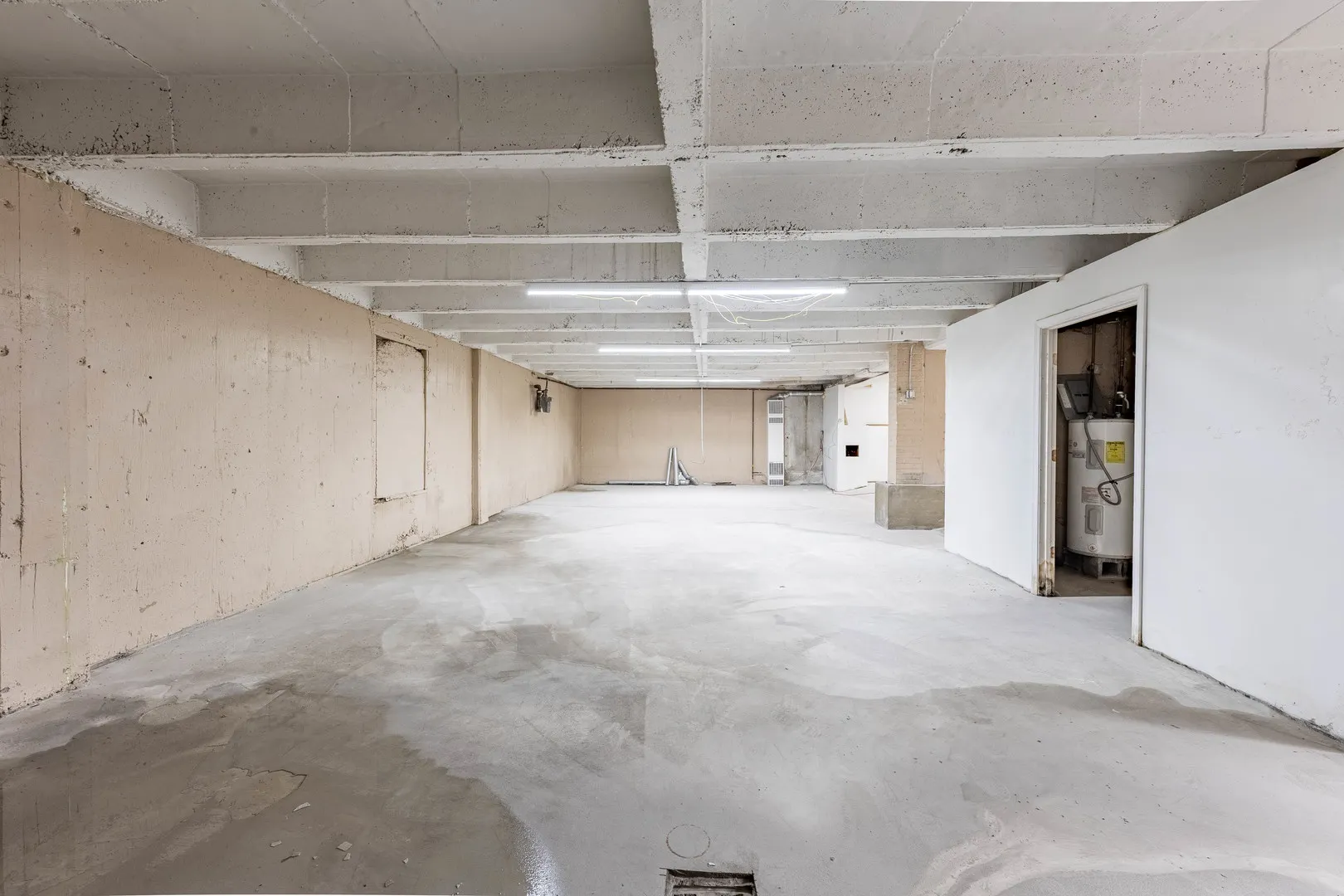 2711 W CERMAK Road IL