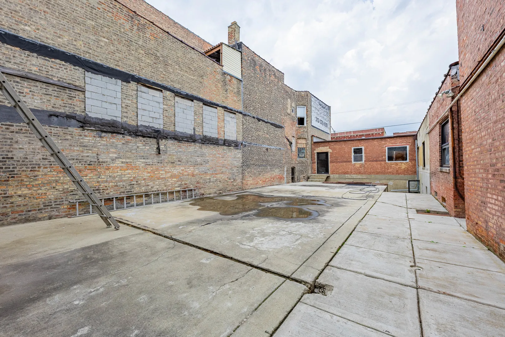 2711 W CERMAK Road IL
