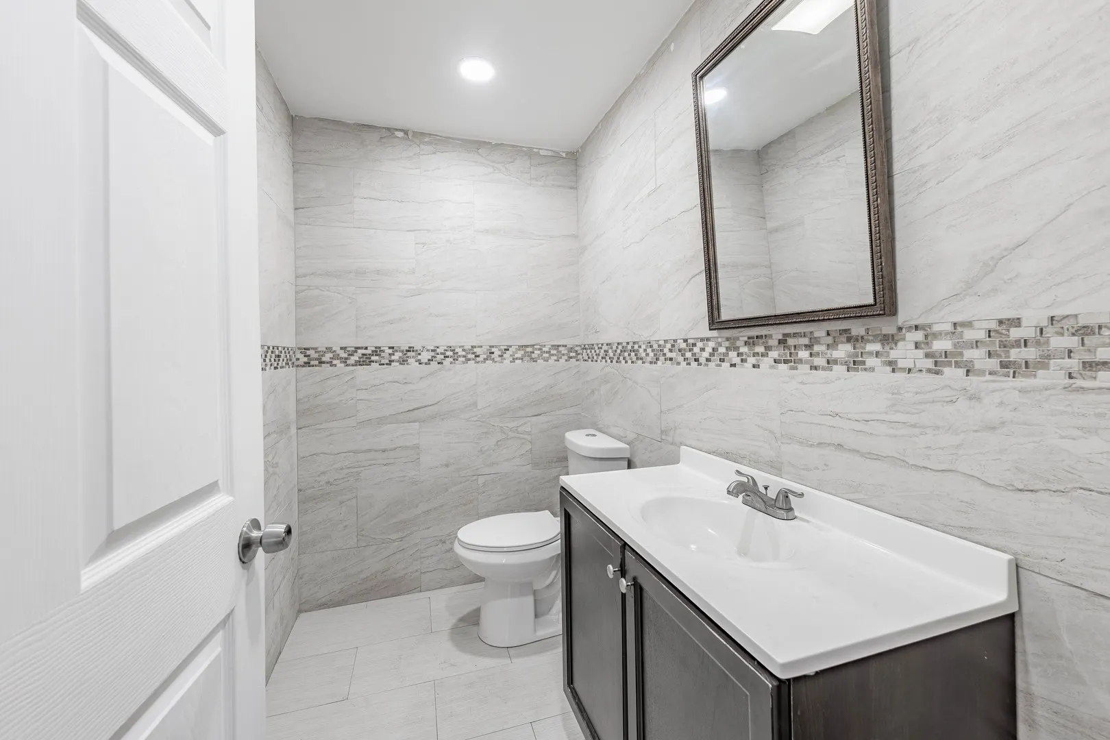 2711 W CERMAK Road IL