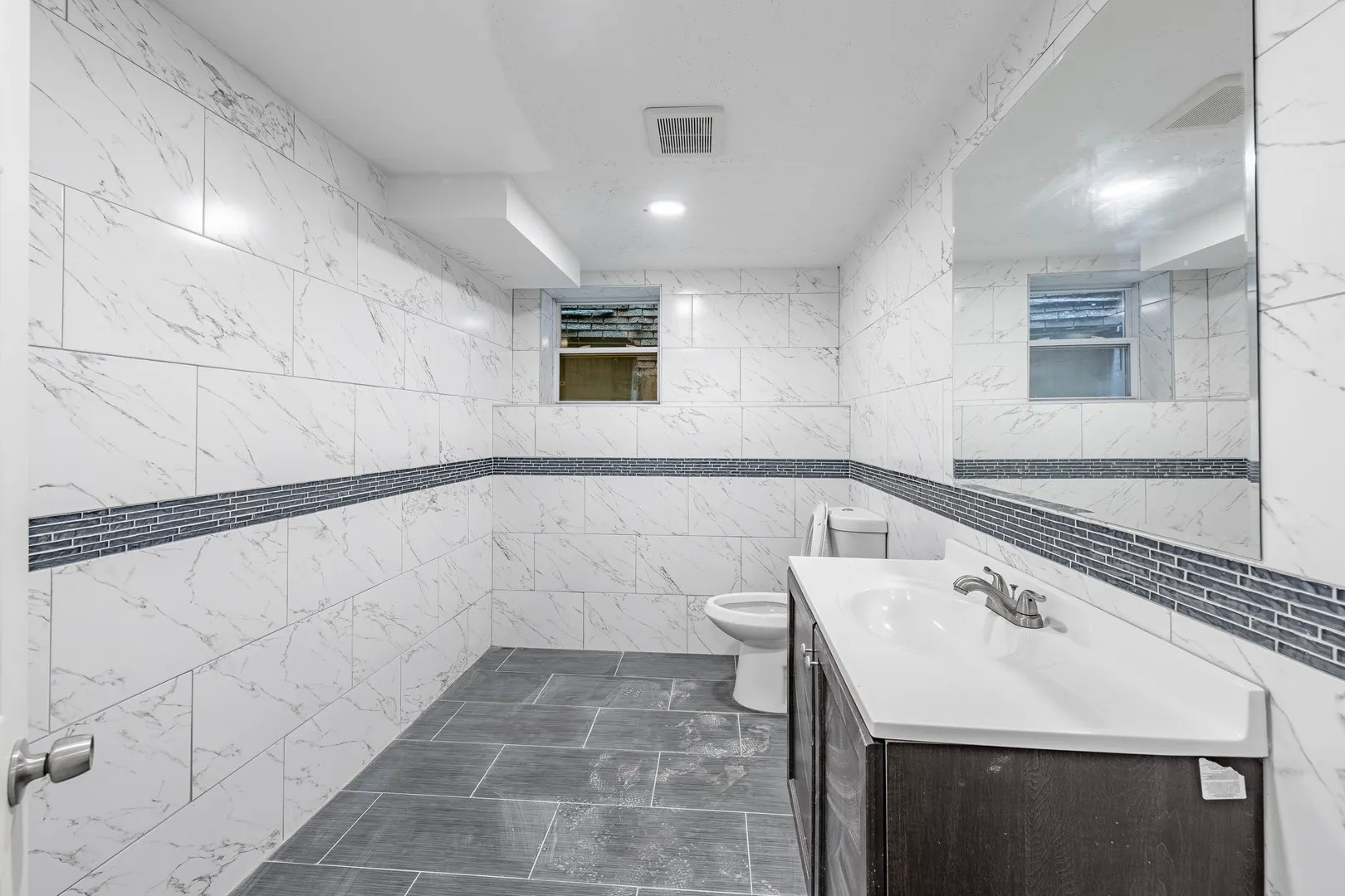 2711 W CERMAK Road IL