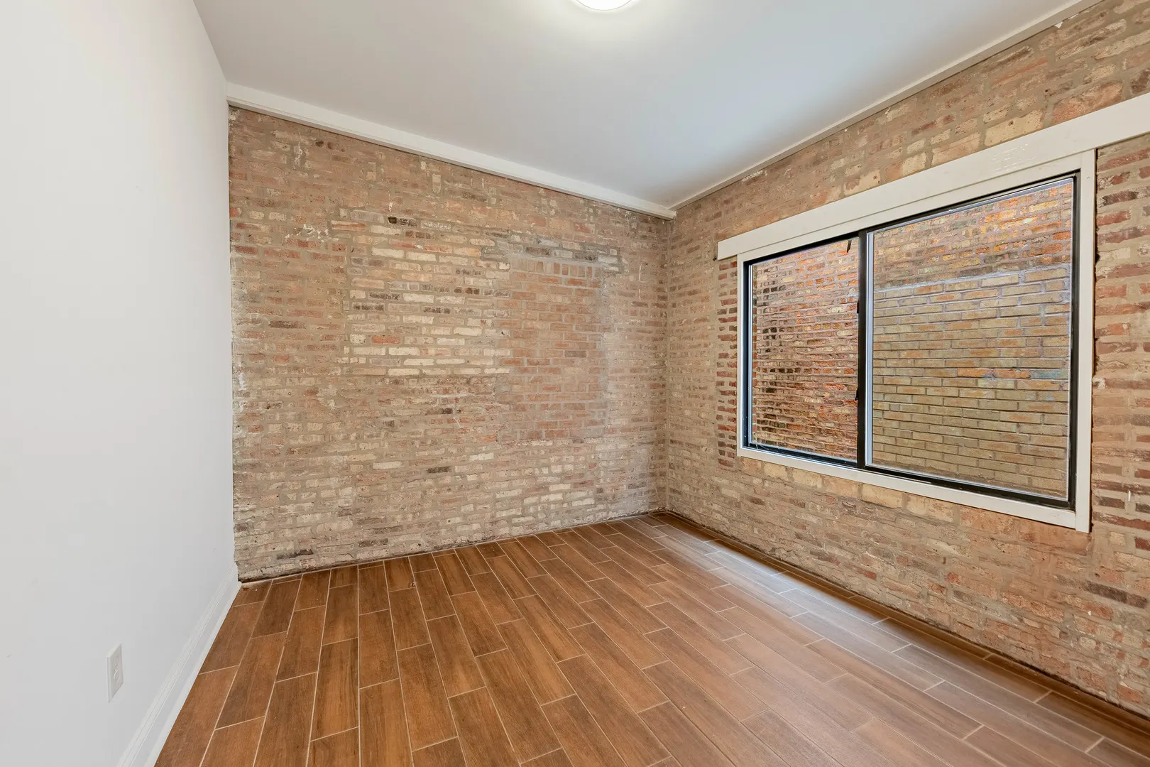 2711 W CERMAK Road IL