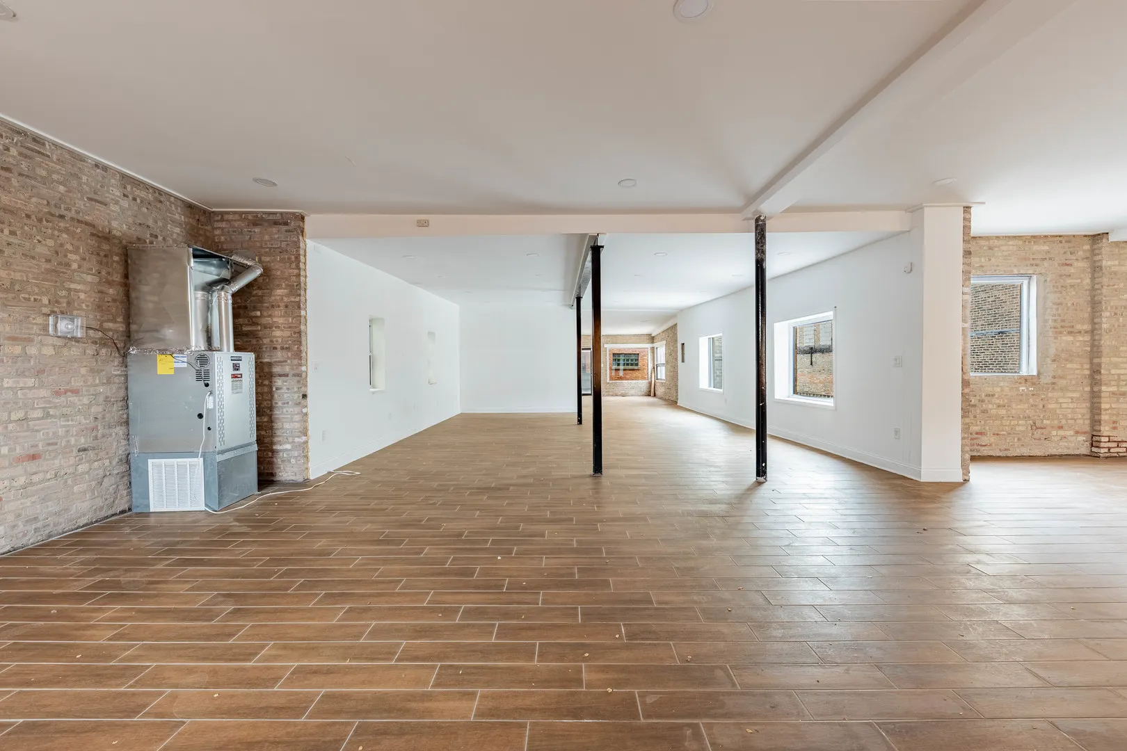 2711 W CERMAK Road IL