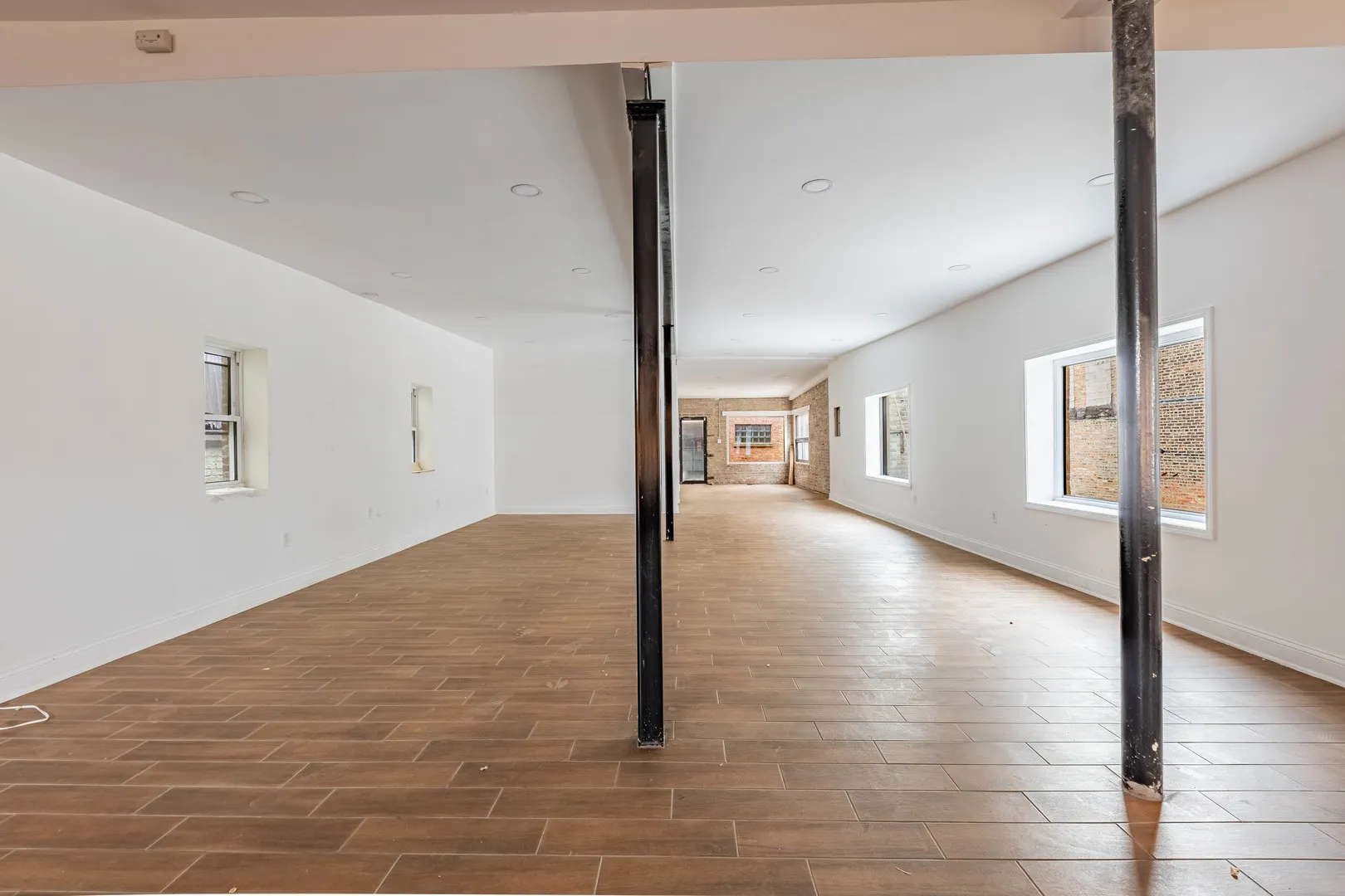 2711 W CERMAK Road IL