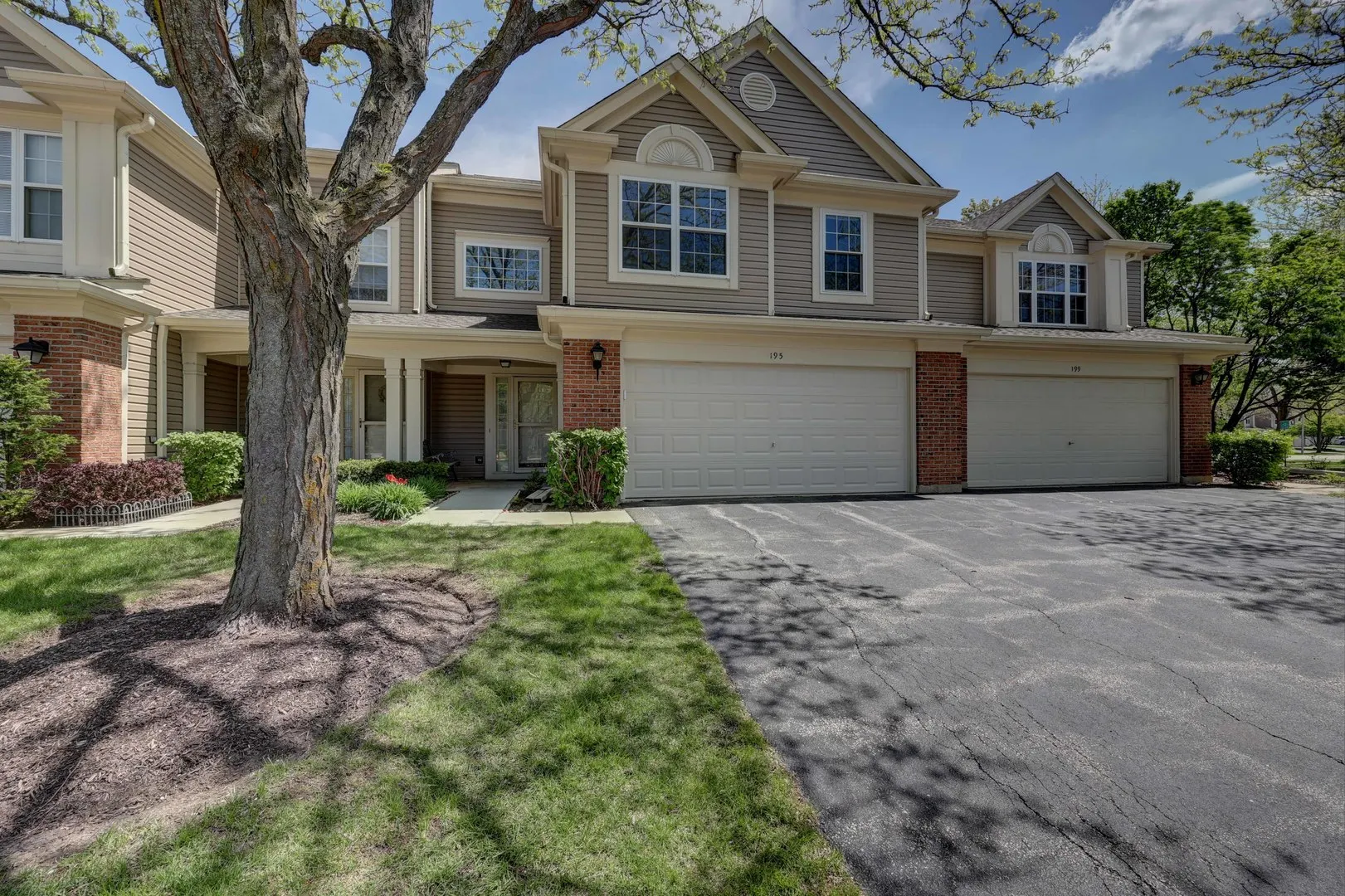 195 Island Court 195 IL