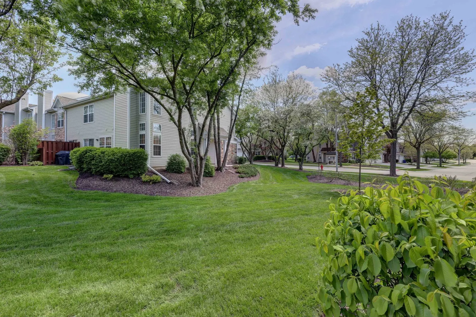 195 Island Court 195 IL