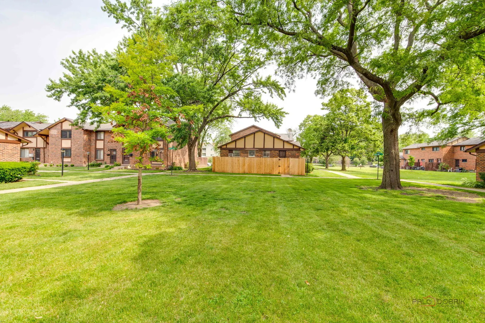 1S134 Holyoke Lane IL