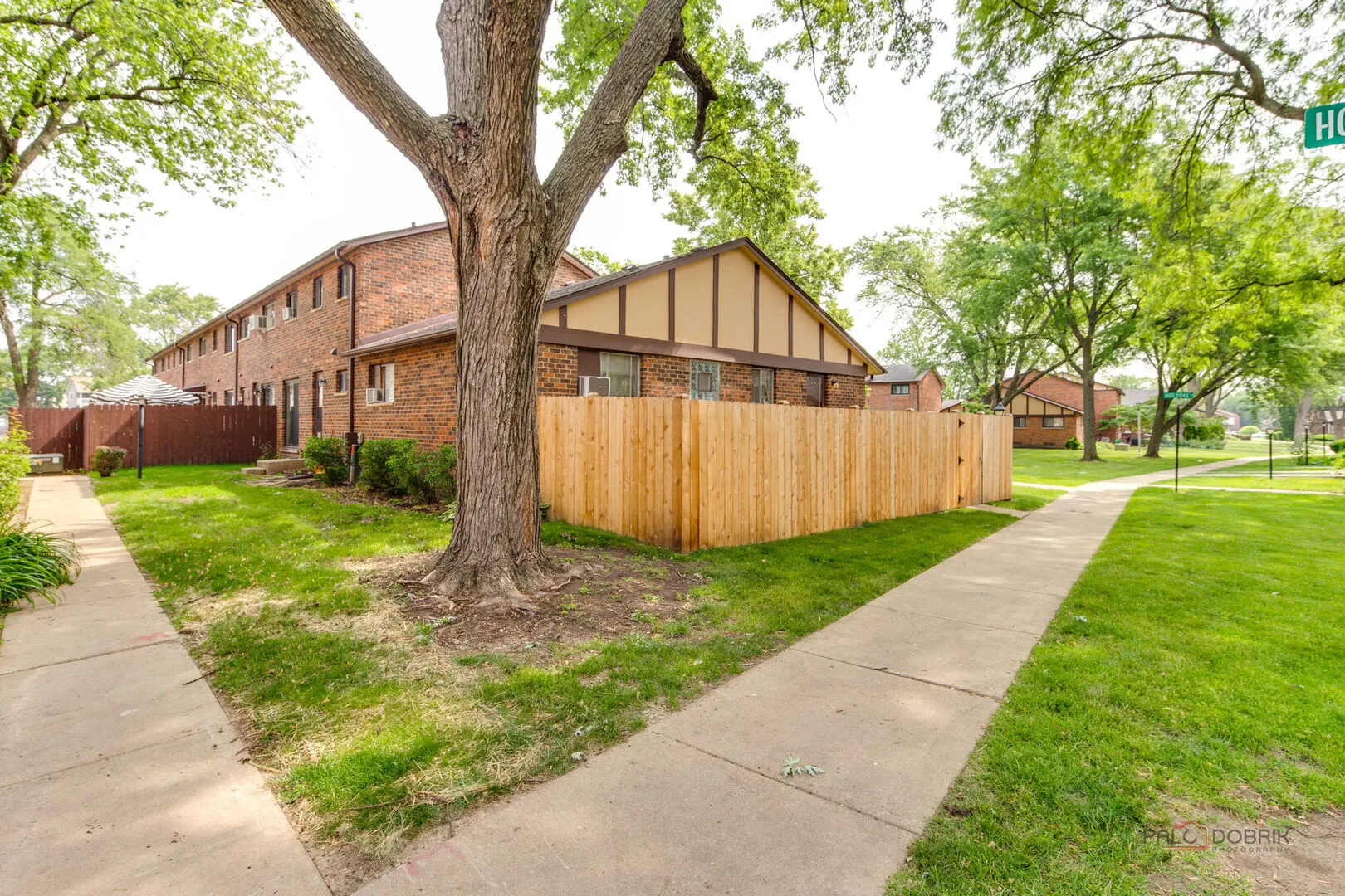 1S134 Holyoke Lane IL