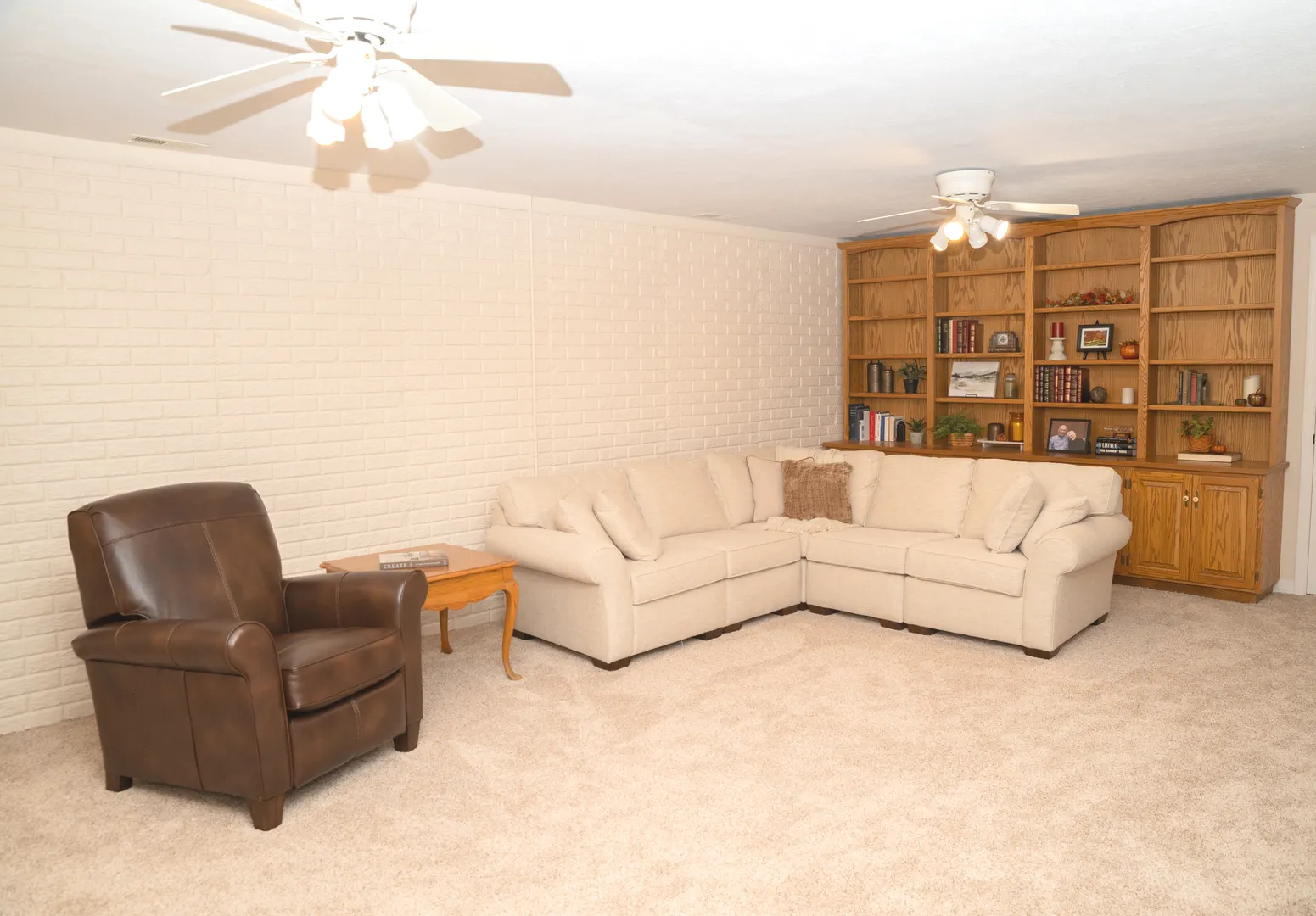 701 Thomas Drive IL