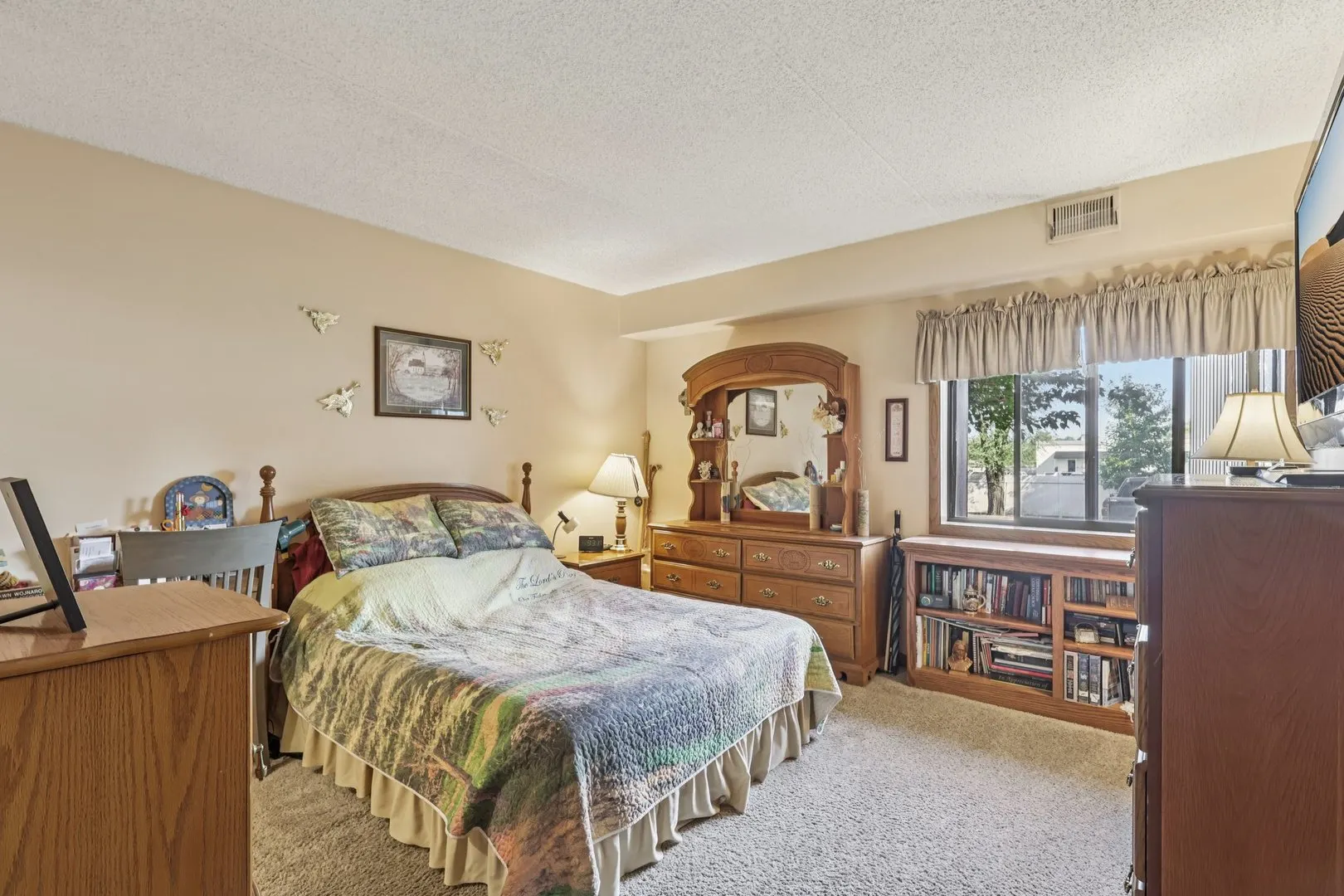 1424 Woodbridge Road 1H IL