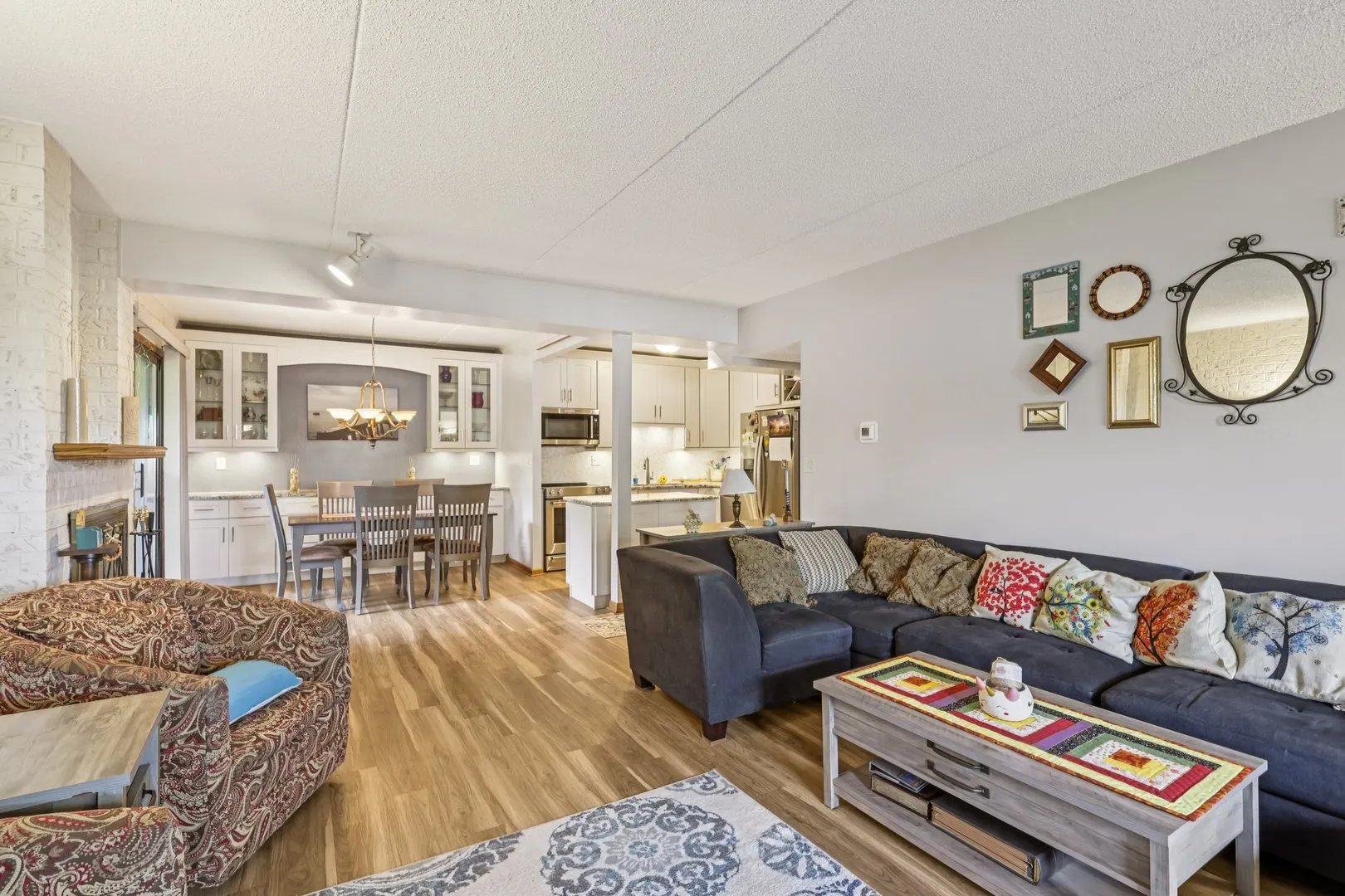 1424 Woodbridge Road 1H IL