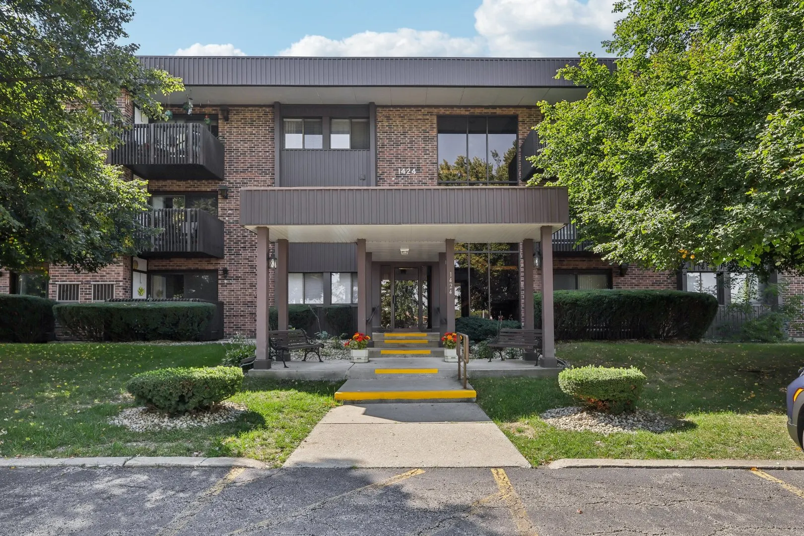 1424 Woodbridge Road 1H IL