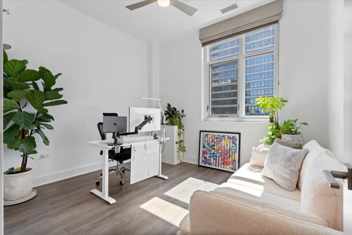 367 W Locust Street 506 IL