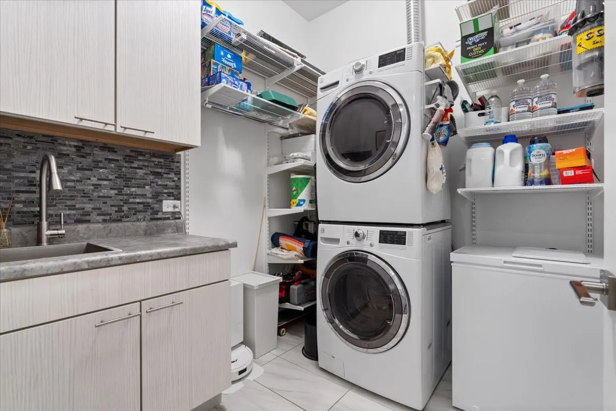 367 W Locust Street 506 IL
