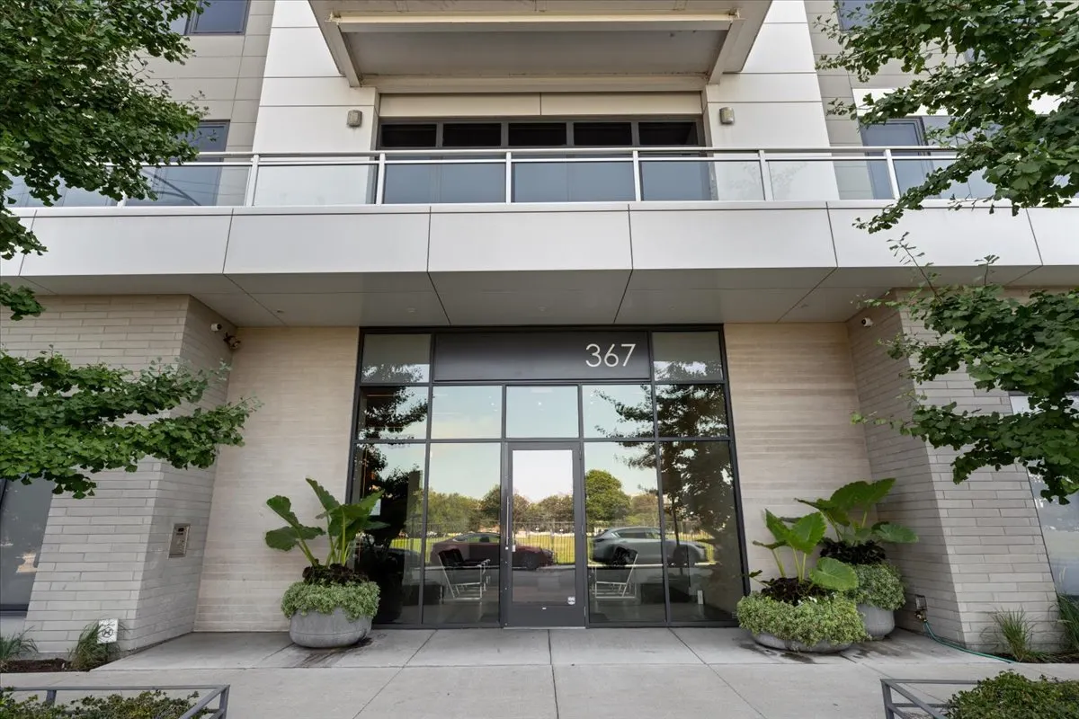 367 W Locust Street 506 IL