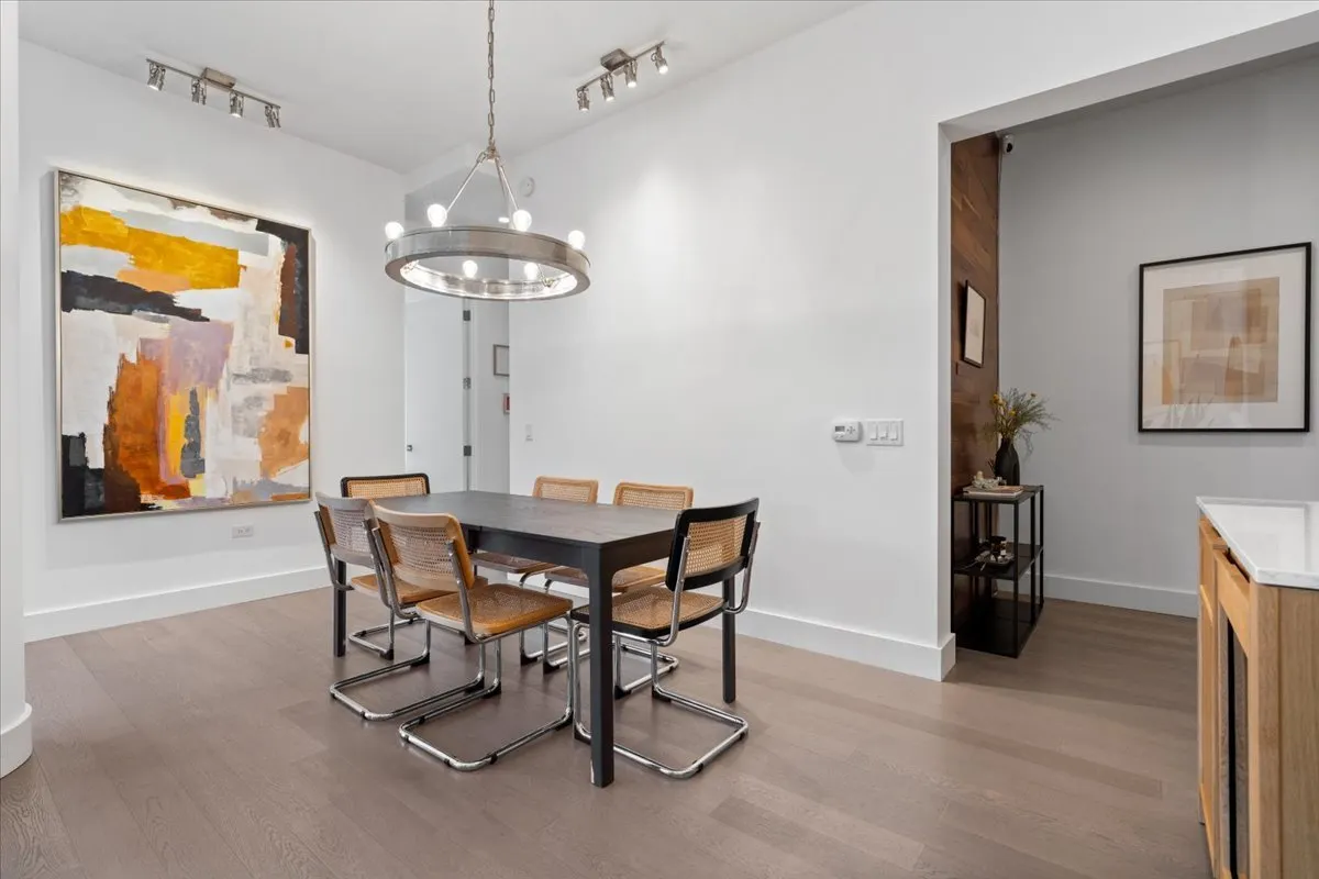 367 W Locust Street 506 IL