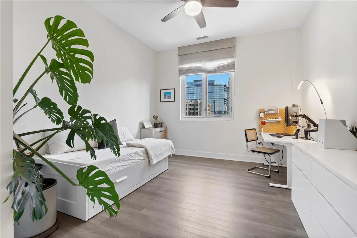 367 W Locust Street 506 IL