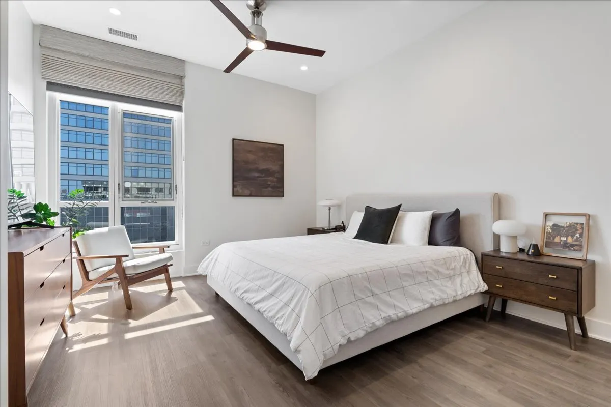 367 W Locust Street 506 IL