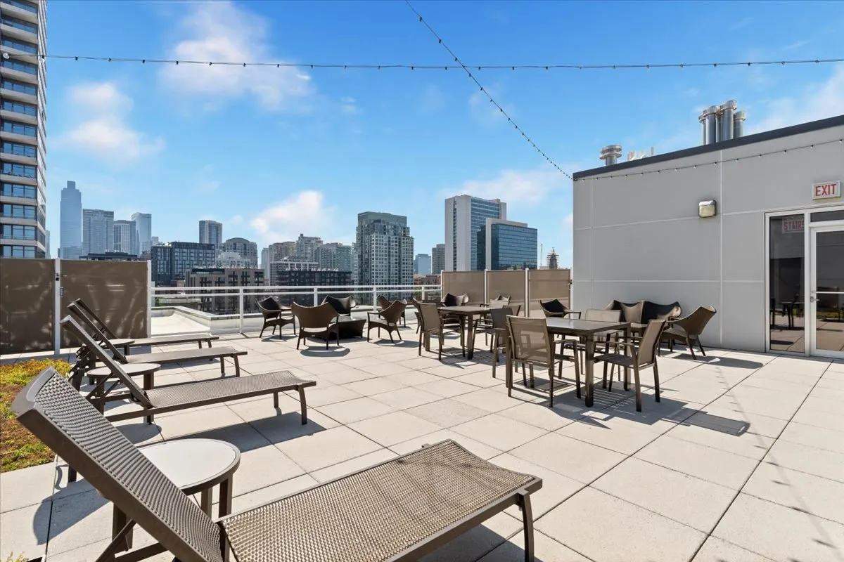 367 W Locust Street 506 IL