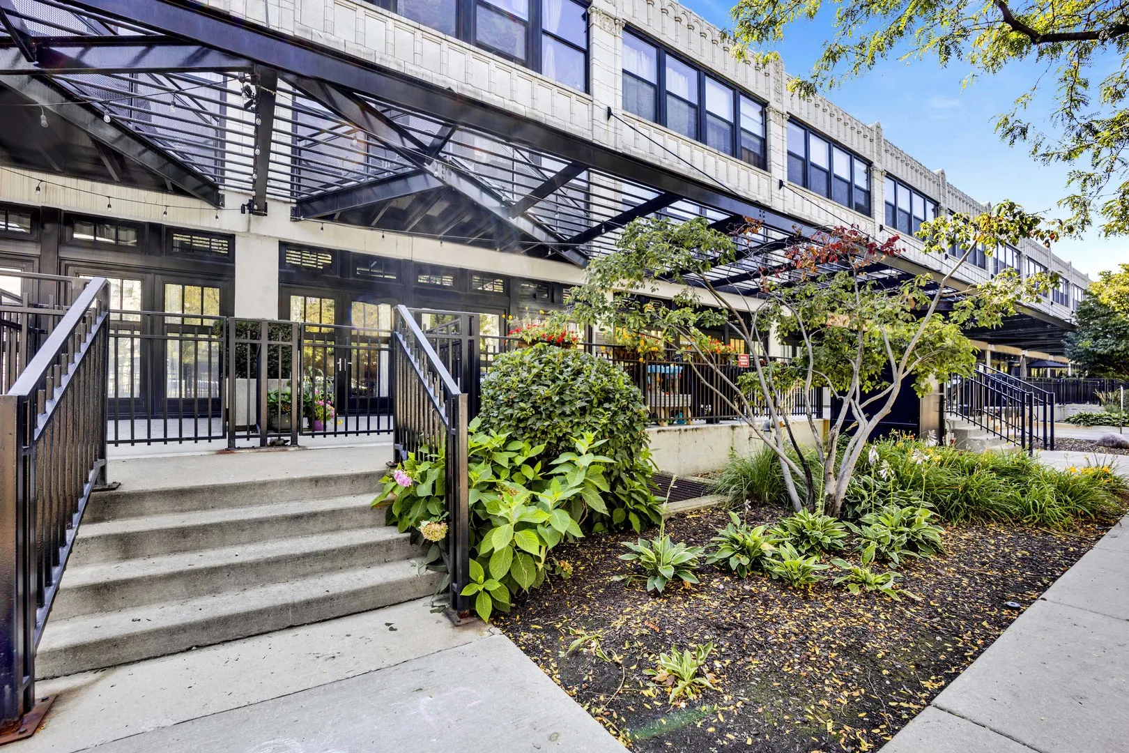 1111 W 15th Street 123 IL