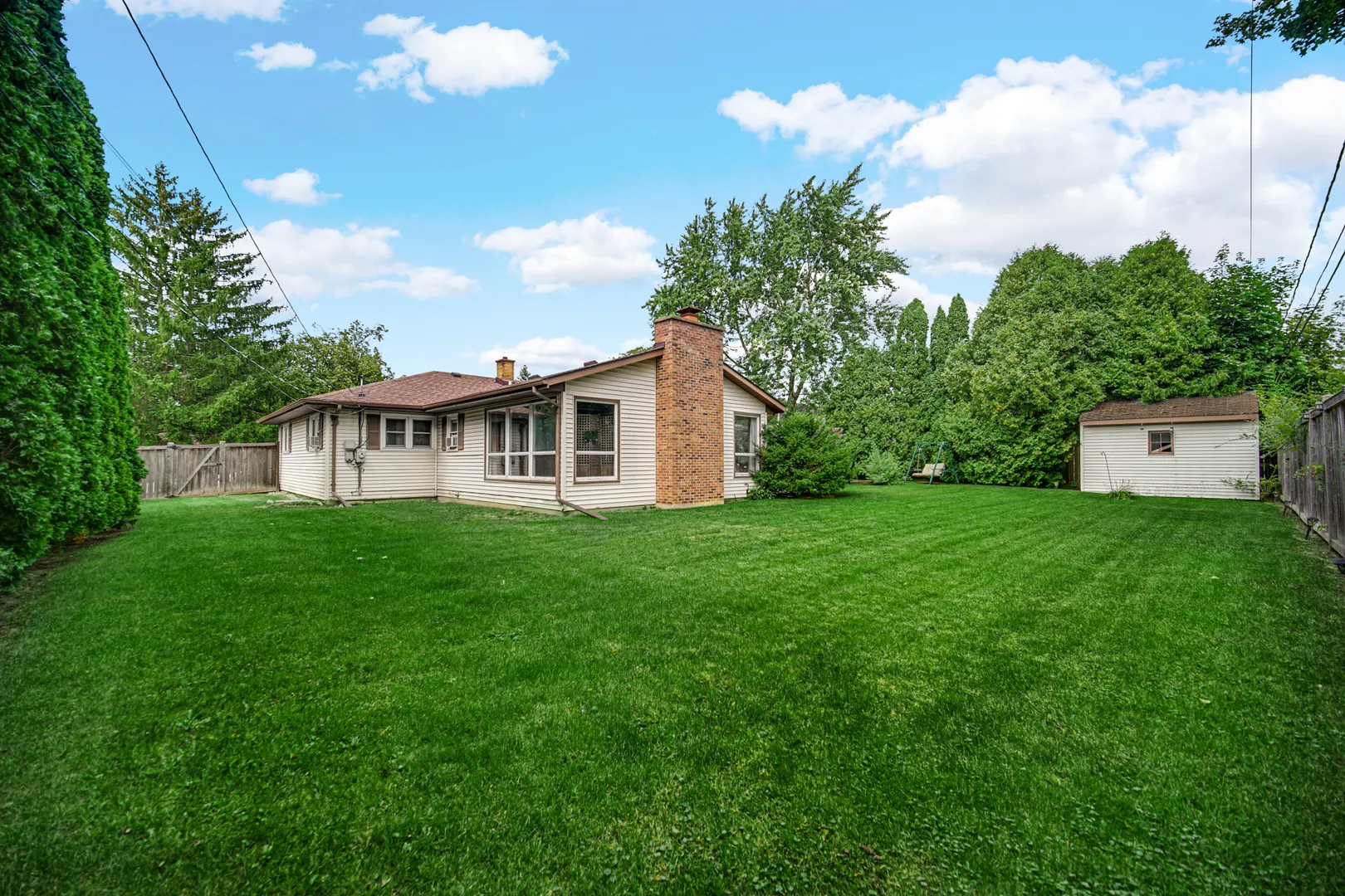 855 N Greenleaf Street IL