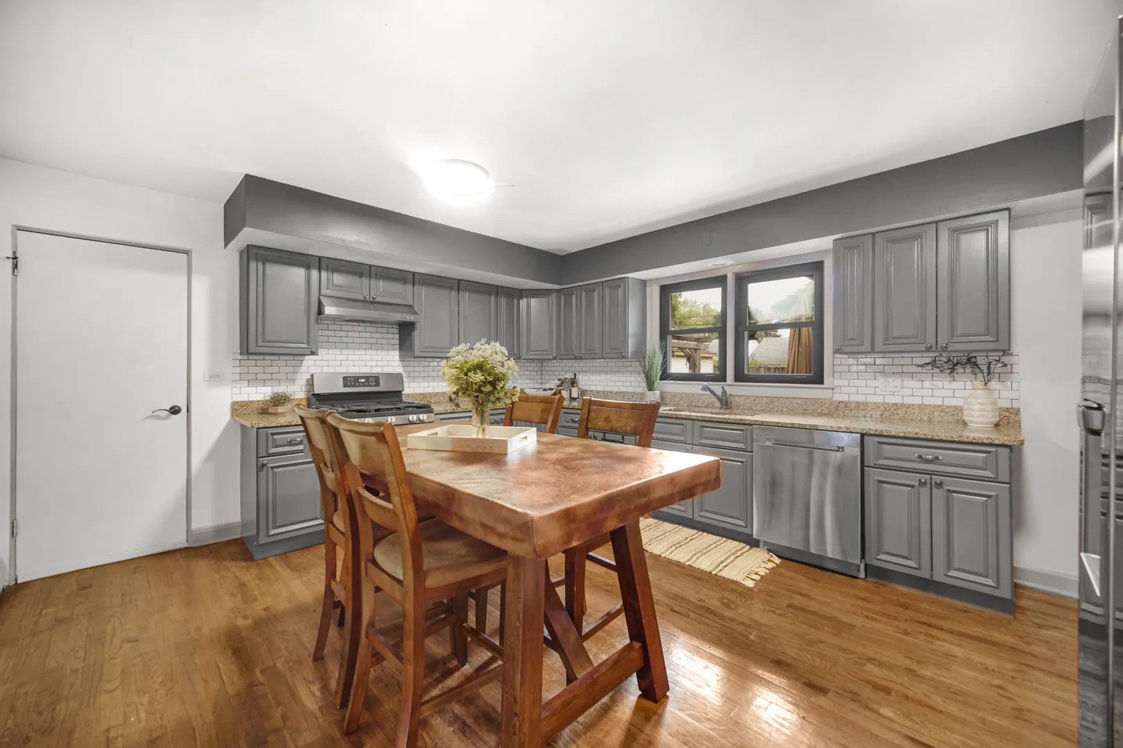 855 N Greenleaf Street IL