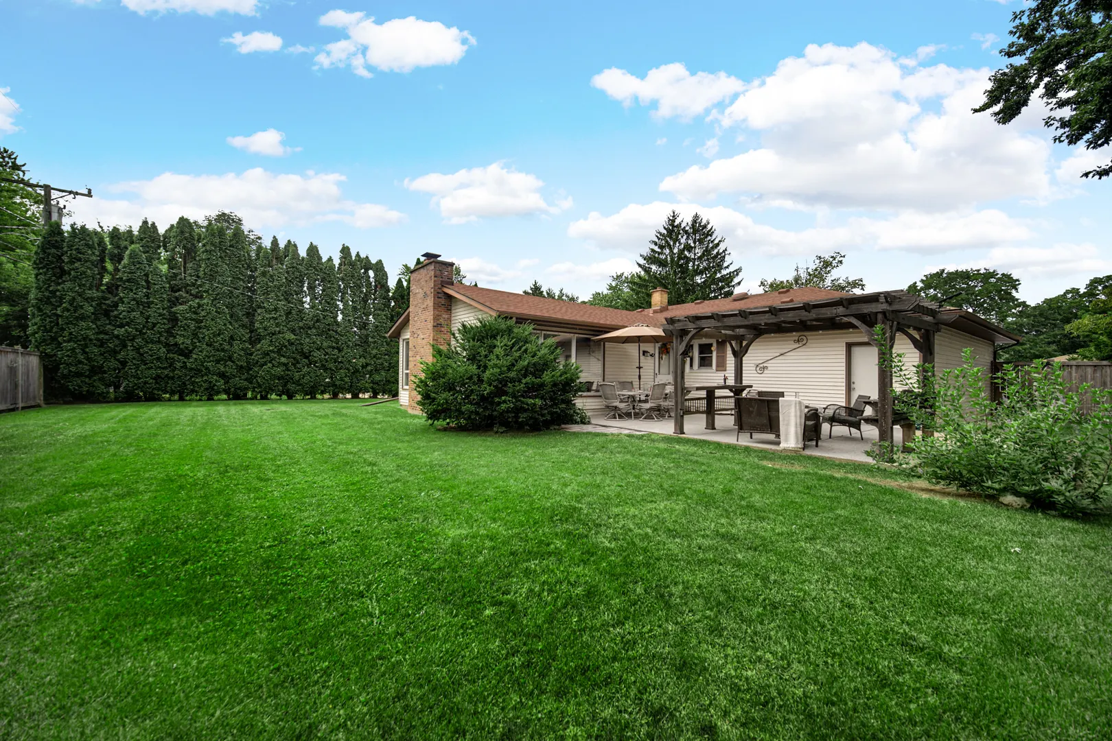 855 N Greenleaf Street IL