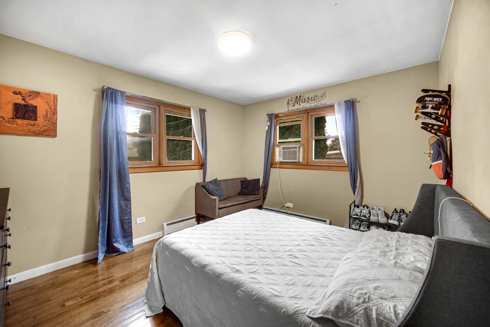855 N Greenleaf Street IL