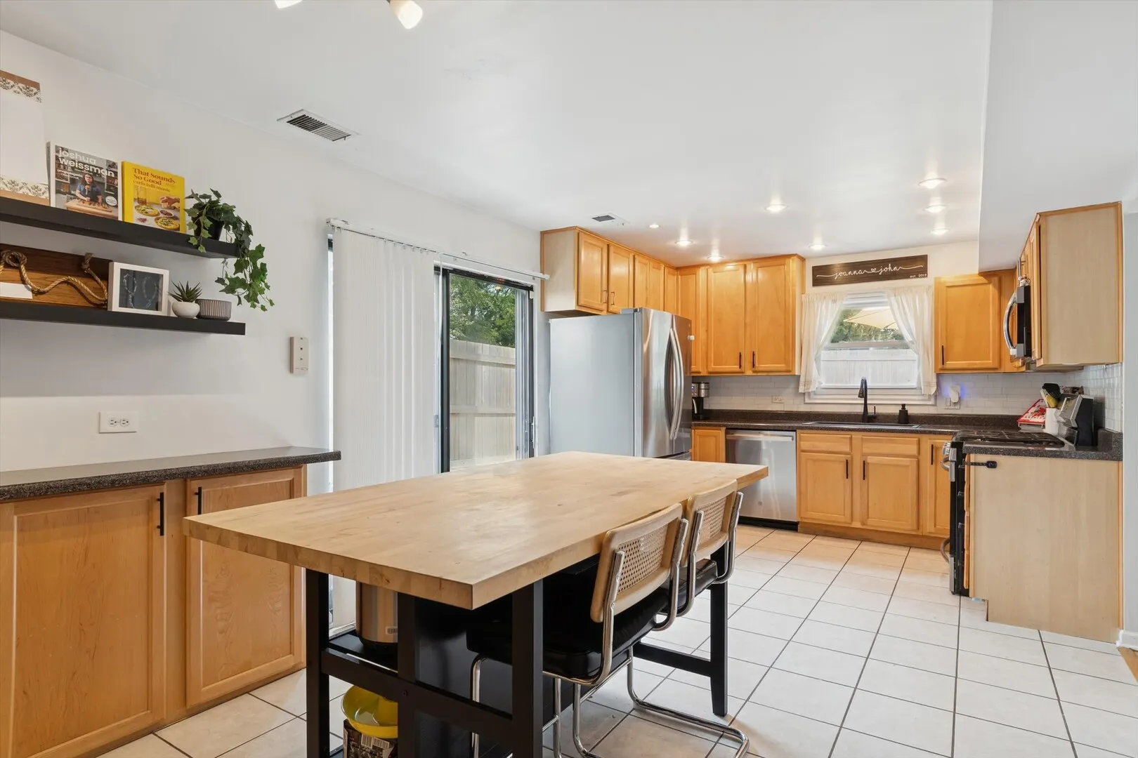 815 Woodside Drive IL