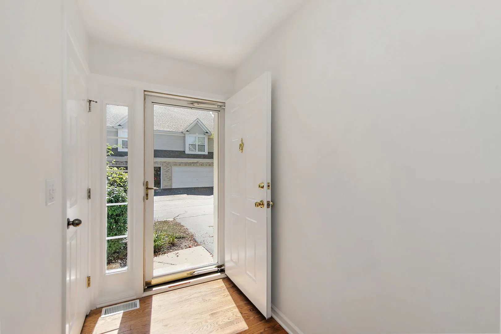 1108 E Danbury Drive IL