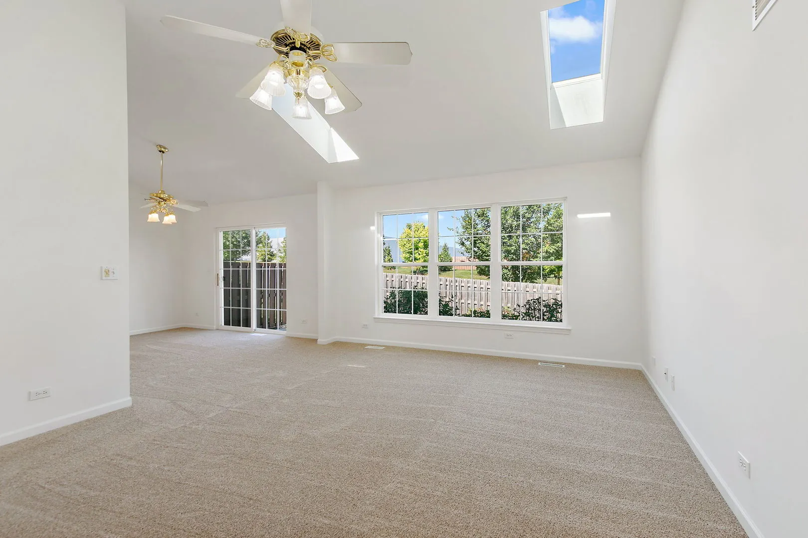 1108 E Danbury Drive IL