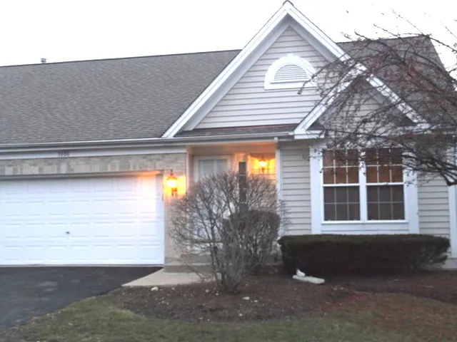 1108 E Danbury Drive IL
